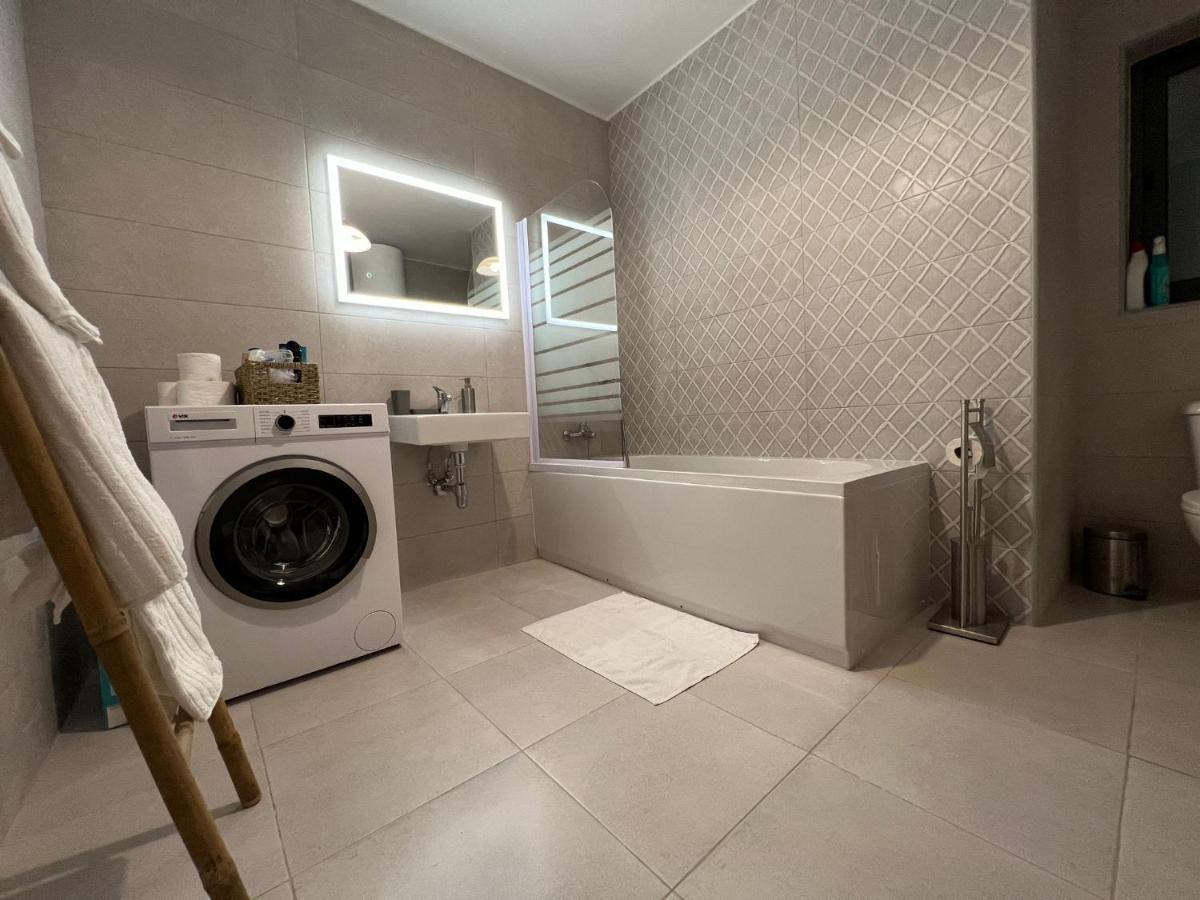 Brand New 2 Mins From Seafront *