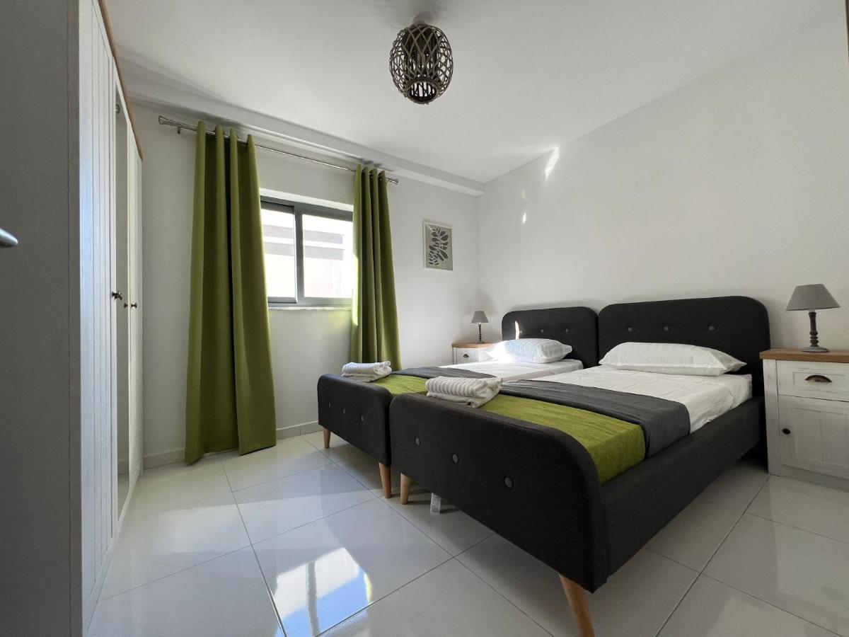 Brand New 2 Mins From Seafront