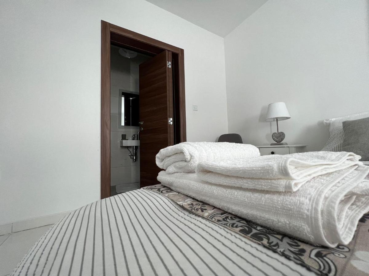 Brand New 2 Mins From Seafront Apartment